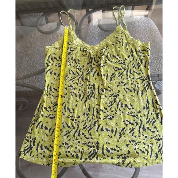 Express Green Lace-Trimmed Camisole Top With Abstract Print Medium - Picture 4 of 5